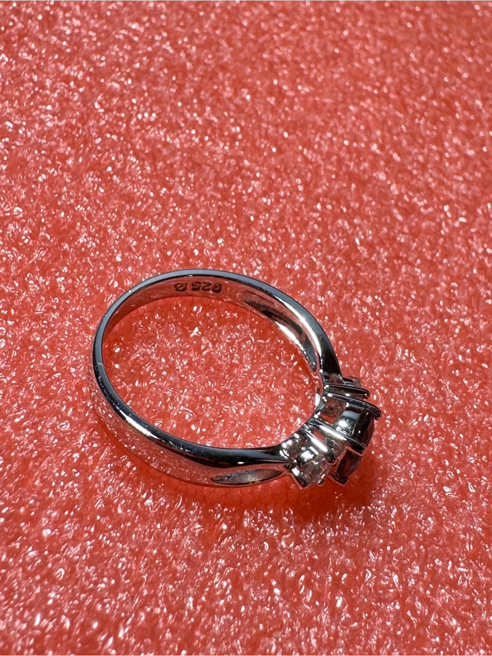 925 Sterling Silver Amethyst Gemstone Ring with Side Accents - Picture 5 of 5
